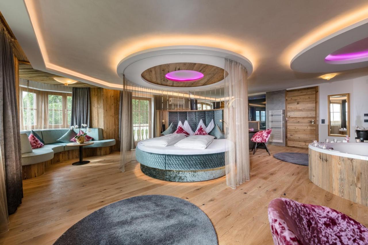 Hotel Winzer Wellness & Kuscheln แซงต์ท กิอร์เกน อิม อัทเทอร์เกา ภายนอก รูปภาพ
