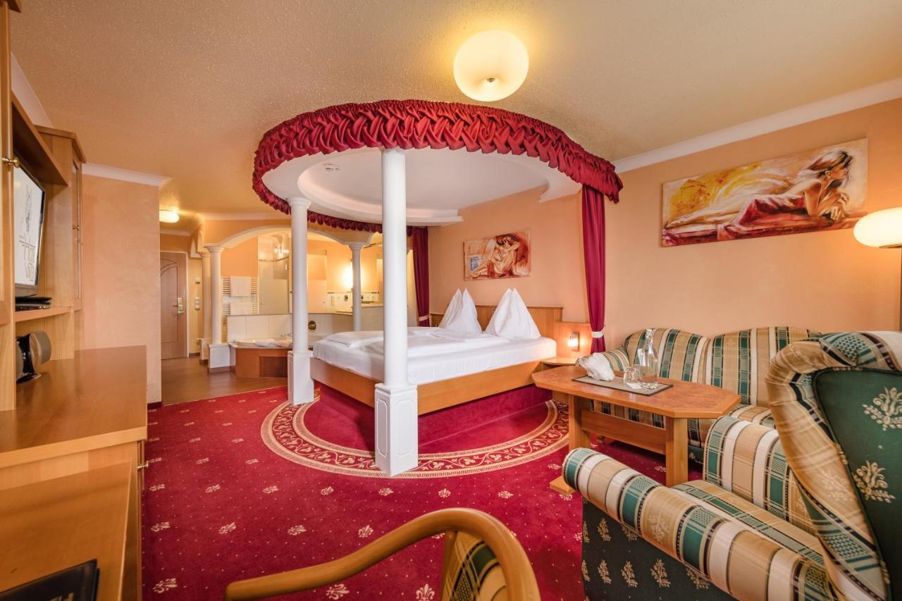 Hotel Winzer Wellness & Kuscheln แซงต์ท กิอร์เกน อิม อัทเทอร์เกา ภายนอก รูปภาพ