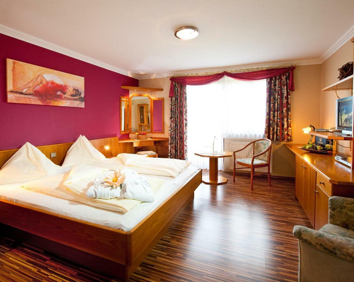 Hotel Winzer Wellness & Kuscheln แซงต์ท กิอร์เกน อิม อัทเทอร์เกา ภายนอก รูปภาพ