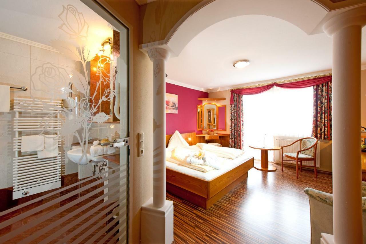 Hotel Winzer Wellness & Kuscheln แซงต์ท กิอร์เกน อิม อัทเทอร์เกา ภายนอก รูปภาพ