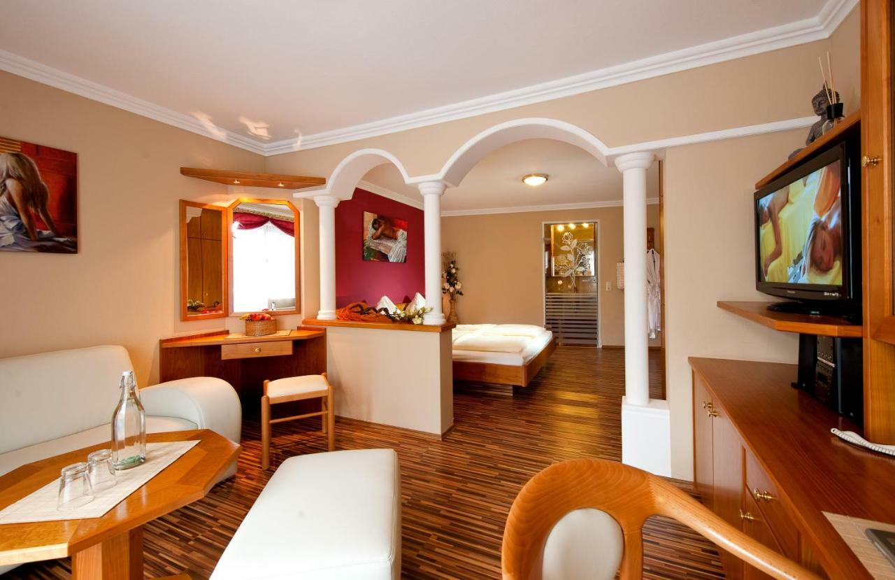 Hotel Winzer Wellness & Kuscheln แซงต์ท กิอร์เกน อิม อัทเทอร์เกา ภายนอก รูปภาพ