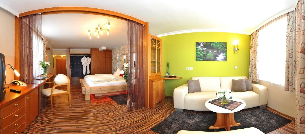 Hotel Winzer Wellness & Kuscheln แซงต์ท กิอร์เกน อิม อัทเทอร์เกา ภายนอก รูปภาพ