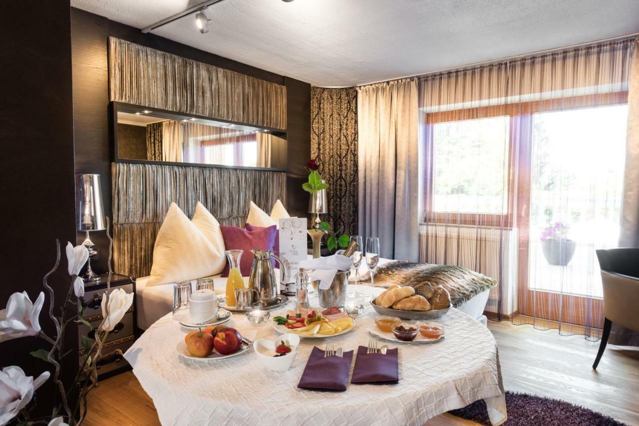 Hotel Winzer Wellness & Kuscheln แซงต์ท กิอร์เกน อิม อัทเทอร์เกา ภายนอก รูปภาพ