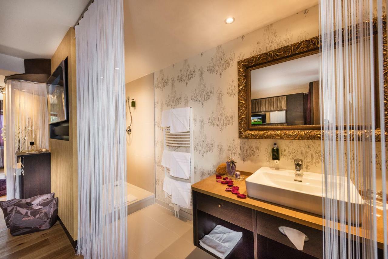 Hotel Winzer Wellness & Kuscheln แซงต์ท กิอร์เกน อิม อัทเทอร์เกา ภายนอก รูปภาพ
