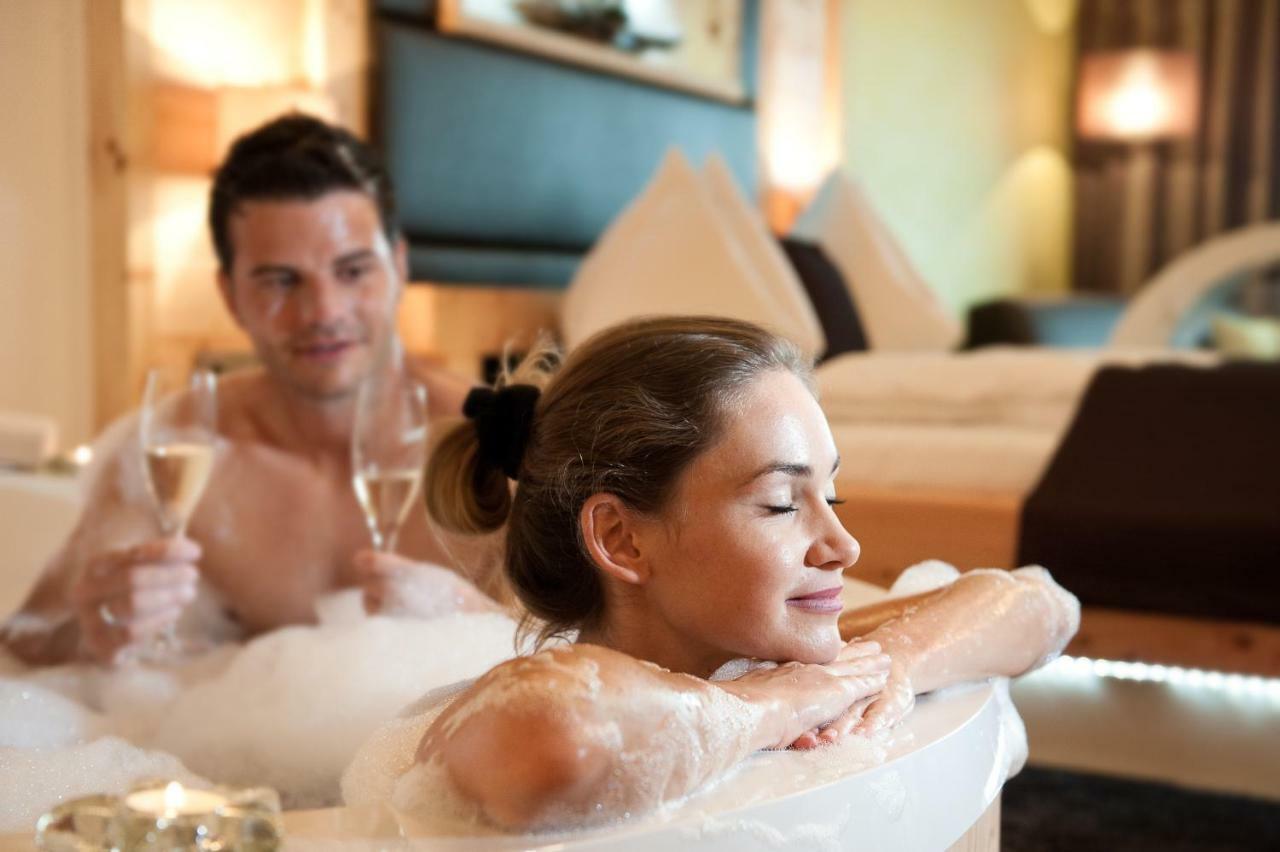 Hotel Winzer Wellness & Kuscheln แซงต์ท กิอร์เกน อิม อัทเทอร์เกา ภายนอก รูปภาพ