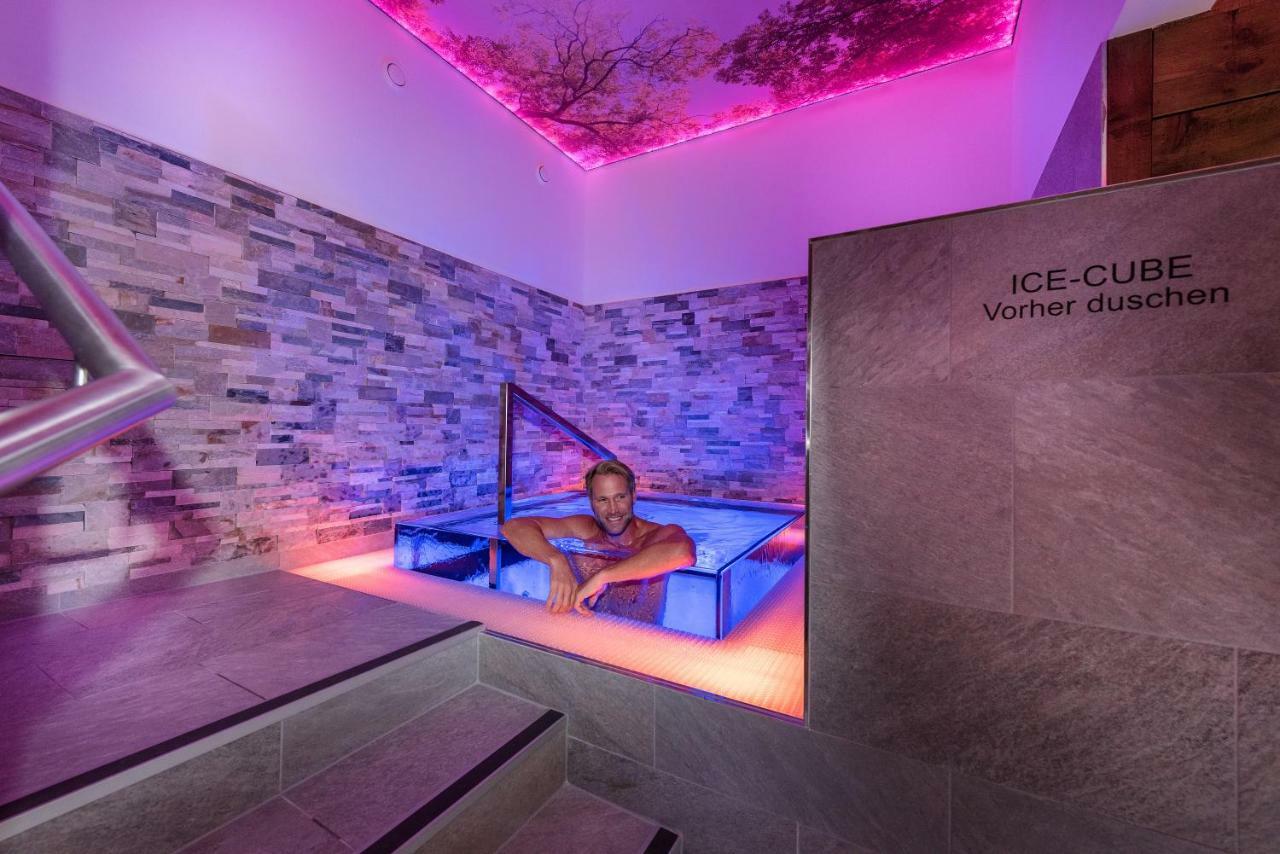 Hotel Winzer Wellness & Kuscheln แซงต์ท กิอร์เกน อิม อัทเทอร์เกา ภายนอก รูปภาพ