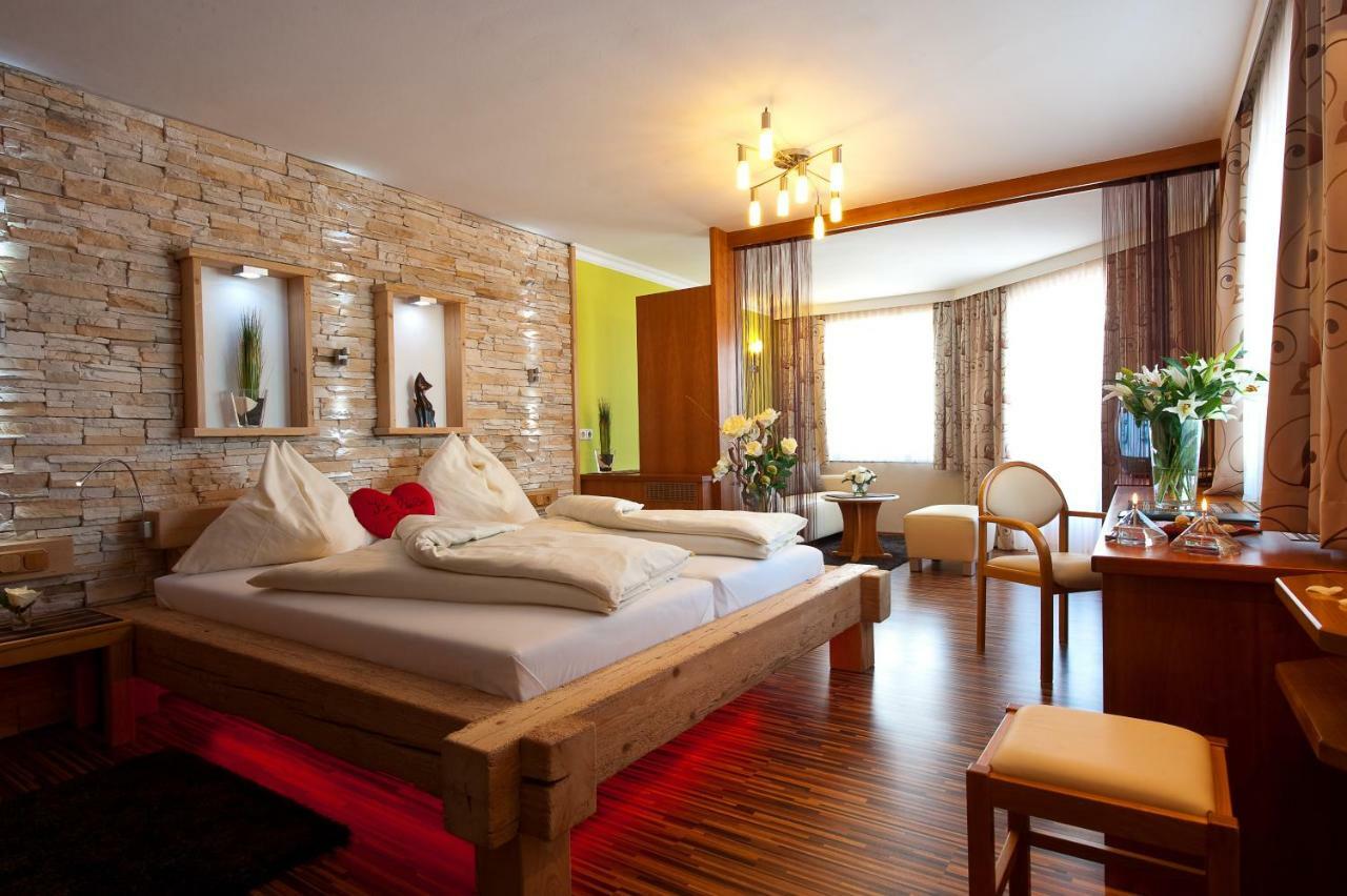 Hotel Winzer Wellness & Kuscheln แซงต์ท กิอร์เกน อิม อัทเทอร์เกา ภายนอก รูปภาพ